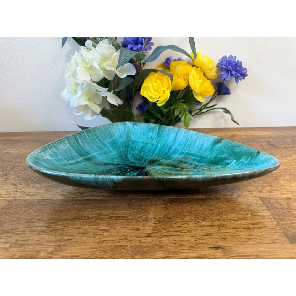 Vintage Blue Mountain Pottery Triangular Dish – Green Drip Glaze Retro Dining